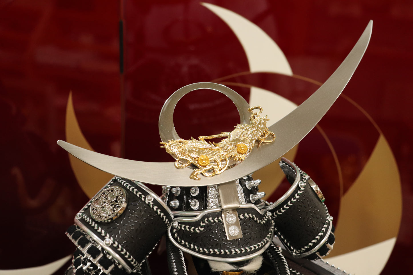 上杉謙信　鎧平飾り五月人形セット (65cm×45cm×77cm)【送料無料】