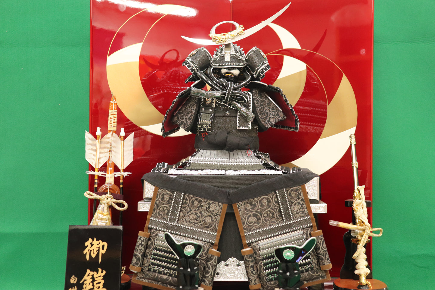 上杉謙信　鎧平飾り五月人形セット (65cm×45cm×77cm)【送料無料】