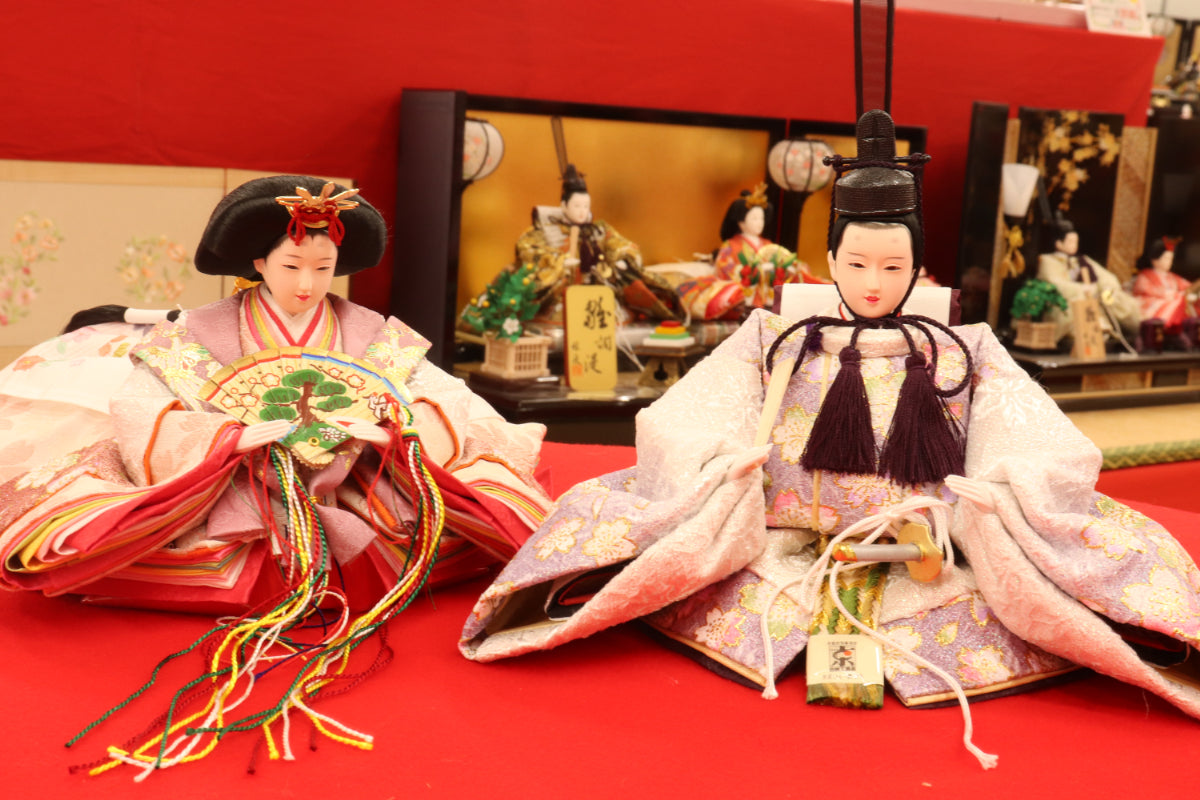 親王飾り雛人形(60cmx36cmx36cm)