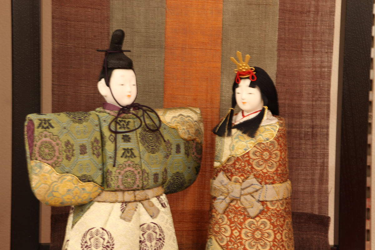 木目込み　親王飾り雛人形セット (32cmx22cmx70cm)