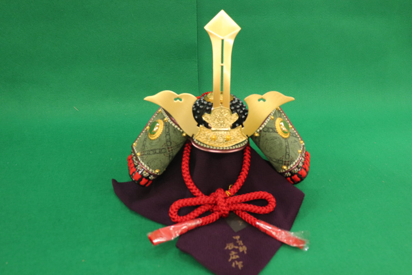 毛利元就 兜平飾り五月人形セット (60cmx40cmx49cm)【送料無料