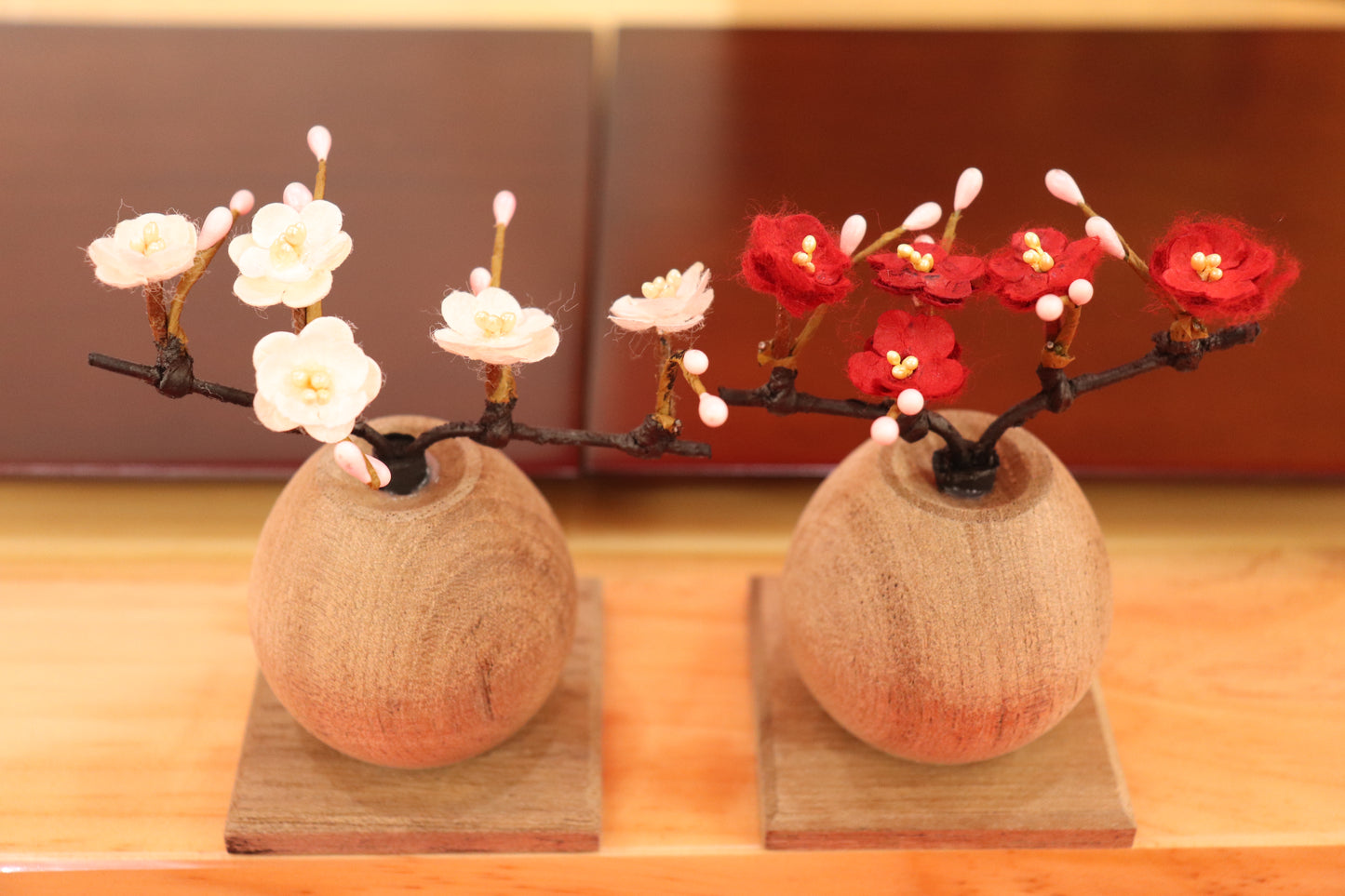 親王飾り雛人形セット （55㎝ ×32㎝×27㎝）