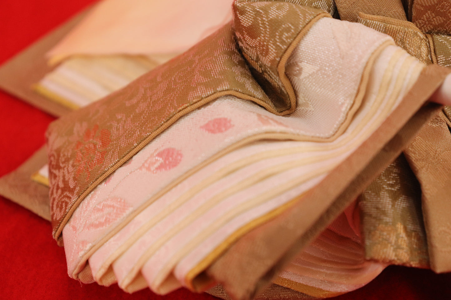 親王飾り雛人形セット （55㎝ ×32㎝×27㎝）