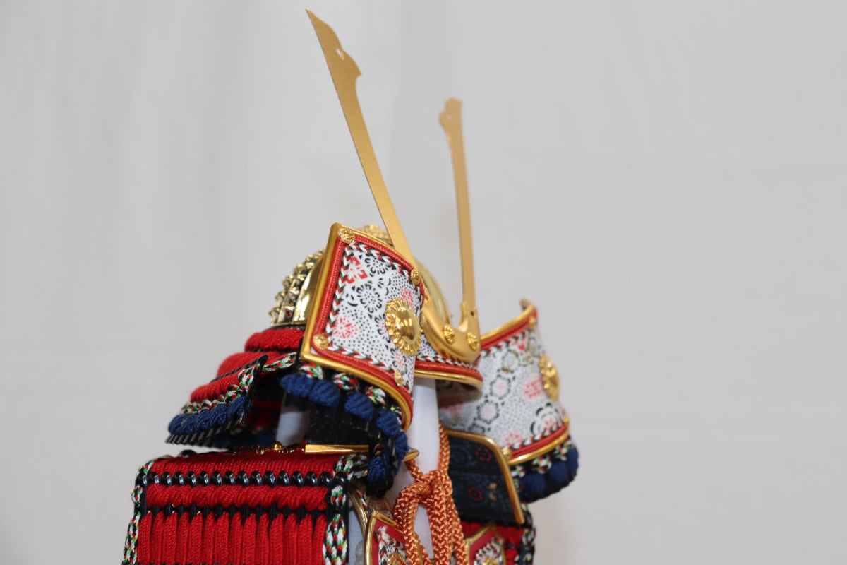 鎧平飾り五月人形ケースセット (34cmx37cmx51cm)【送料無料】
