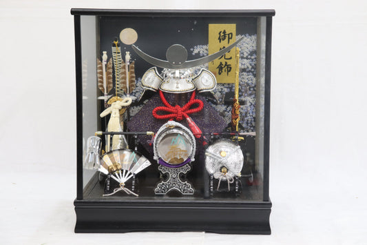 上杉謙信 兜平飾り五月人形ケースセット (38cmx30cmx42cm)【送料無料】