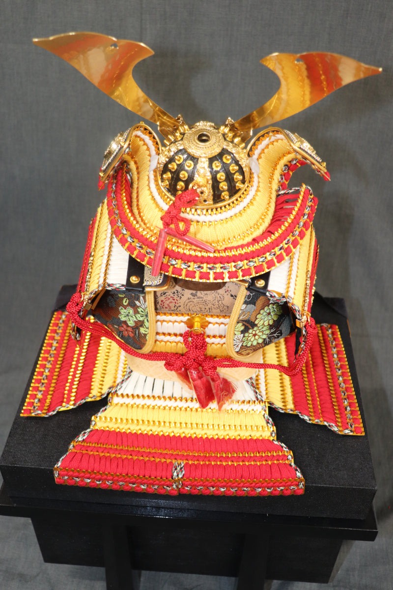 鎧平飾り五月人形セット (70cmx45cmx66cm)【送料無料】