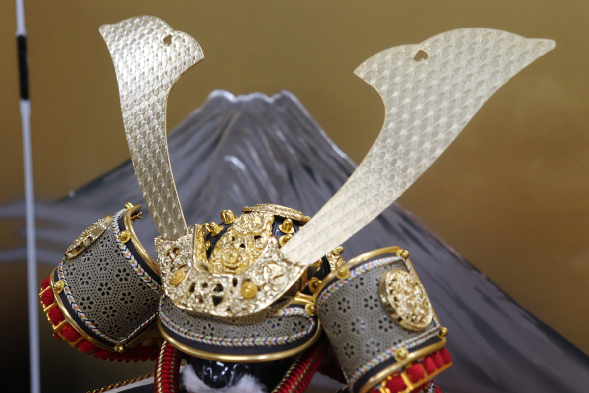 本金メッキ長鍬型の兜です五月人形　兜鎧Samurai helmet  兜　鎧