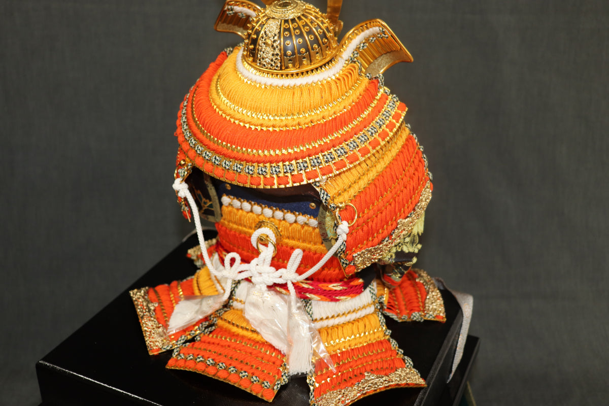 鎧平飾り五月人形セット (70cmx50cmx77cm)【送料無料】