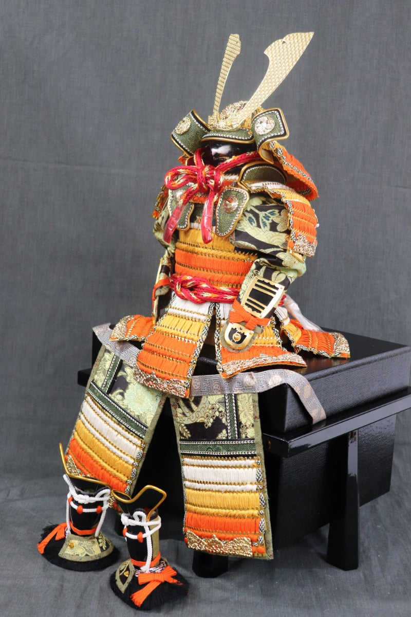 鎧平飾り五月人形セット (70cmx50cmx77cm)【送料無料】