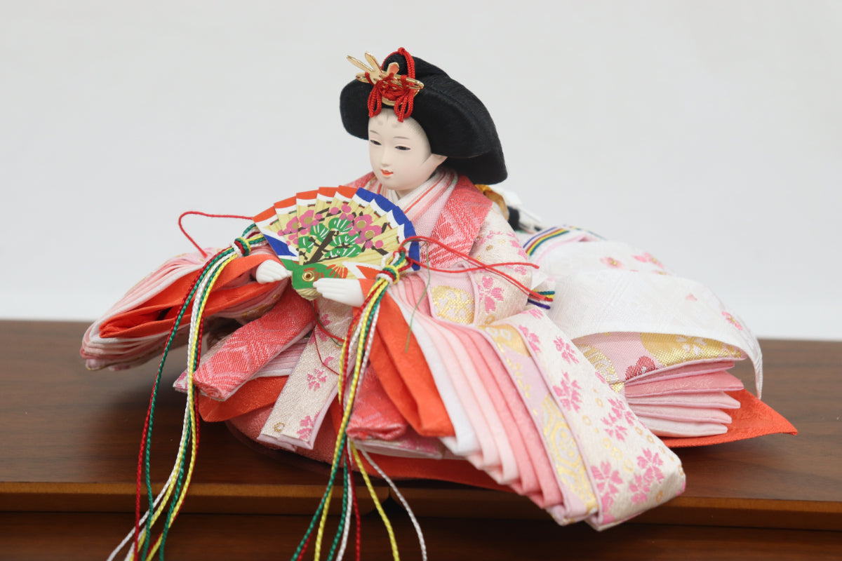 親王飾り雛人形(60cmx35cmx36cm)