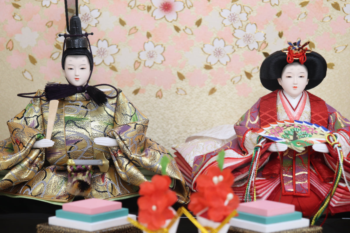 親王飾り雛人形(60cmx33cmx30cm)