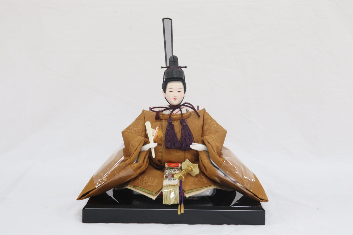 親王飾り雛人形(70cmx36cmx31cm)