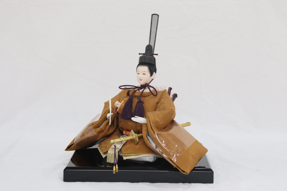 親王飾り雛人形(70cmx36cmx31cm)
