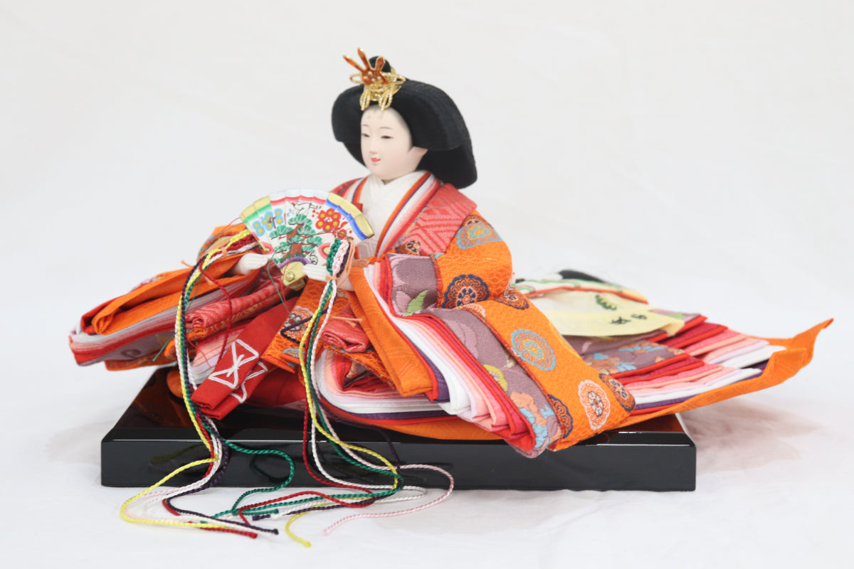 親王飾り雛人形(70cmx36cmx31cm)
