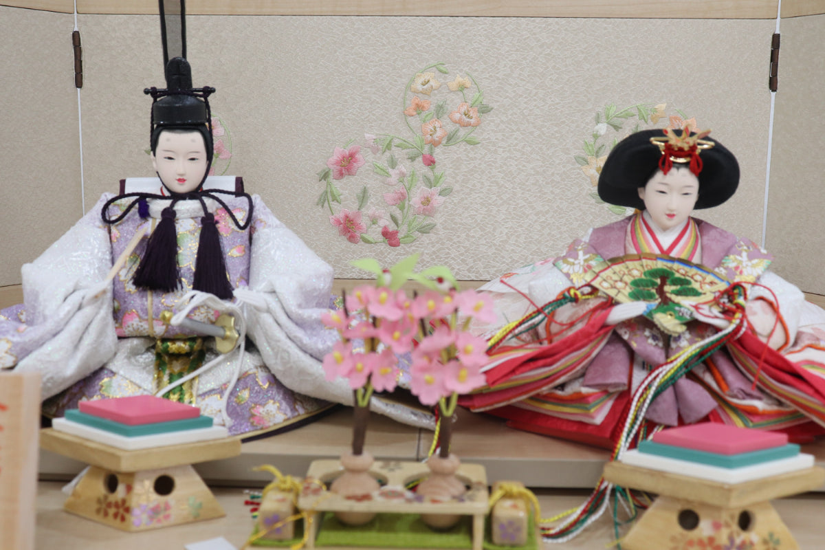 親王飾り雛人形(60cmx36cmx36cm)