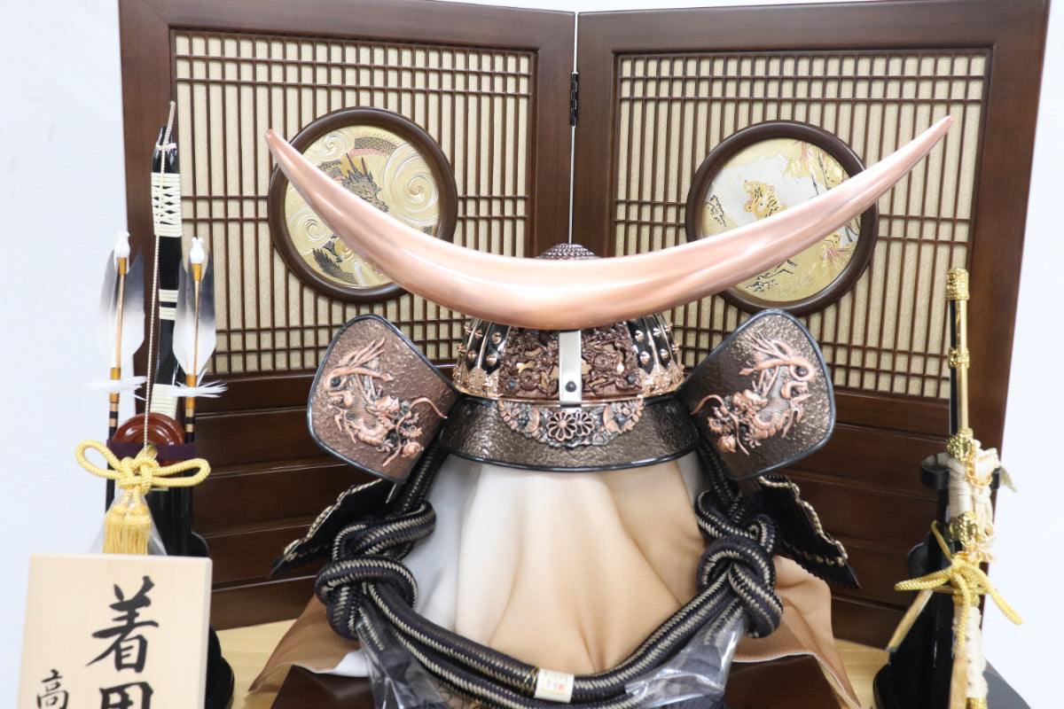 伊達政宗　兜平飾り着用五月人形セット (70cmx54cmx87cm)【送料無料】